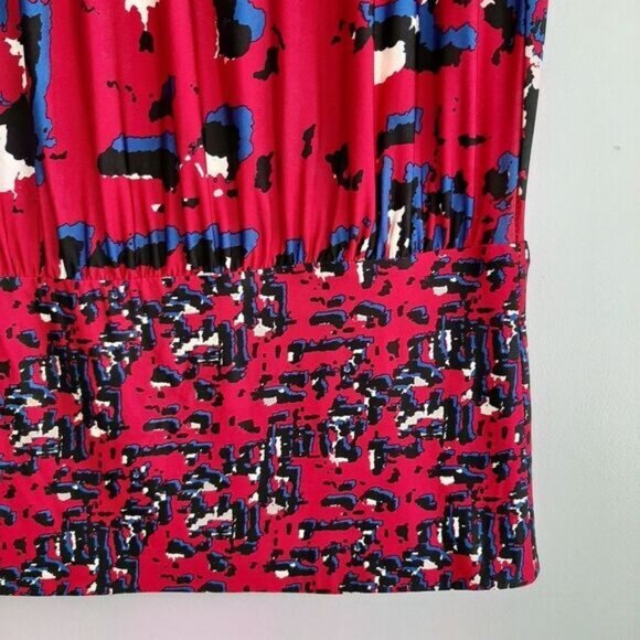 BCBG MAX AZRIA Relaxed Fit Boat Neck Stretchy Mini Dress Red Pattern Sz XS - Picture 4 of 11